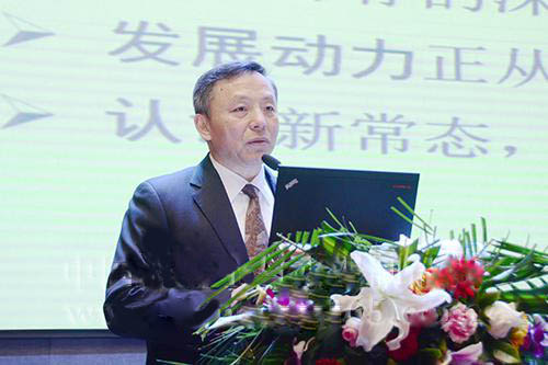 中国混凝土与水泥制品协会会长徐永模做主题报告
